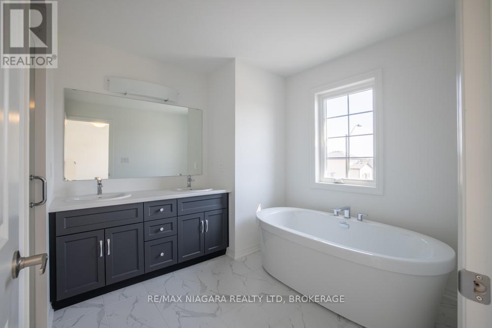 Main - 158 Hillcrest Road, Port Colborne, Ontario  L3K 6E4 - Photo 15 - X12404591