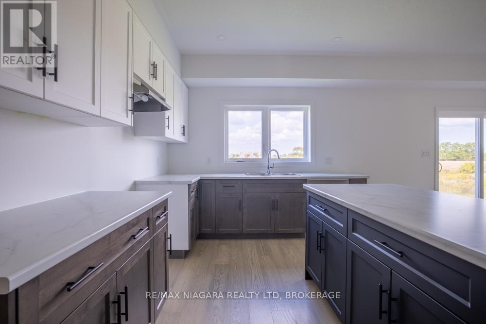 Main - 158 Hillcrest Road, Port Colborne, Ontario  L3K 6E4 - Photo 4 - X12404591