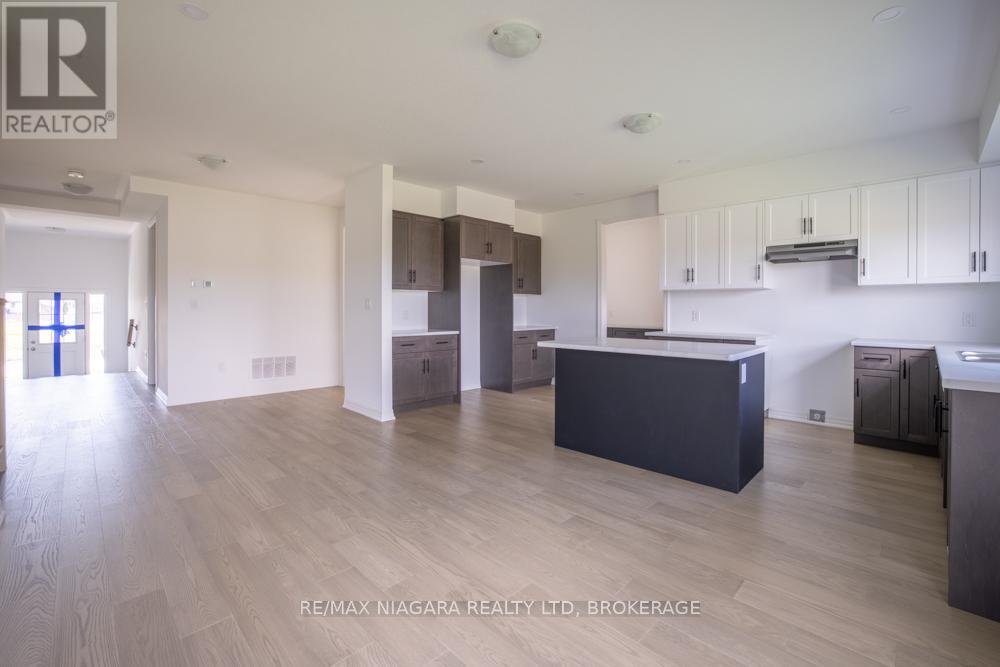 Main - 158 Hillcrest Road, Port Colborne, Ontario  L3K 6E4 - Photo 6 - X12404591