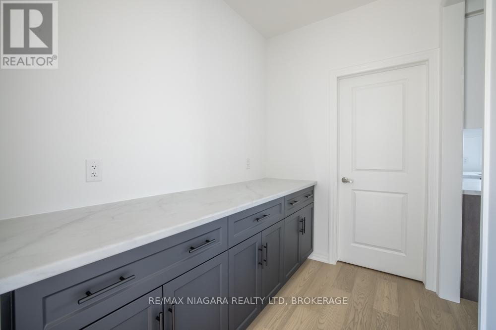 Main - 158 Hillcrest Road, Port Colborne, Ontario  L3K 6E4 - Photo 8 - X12404591