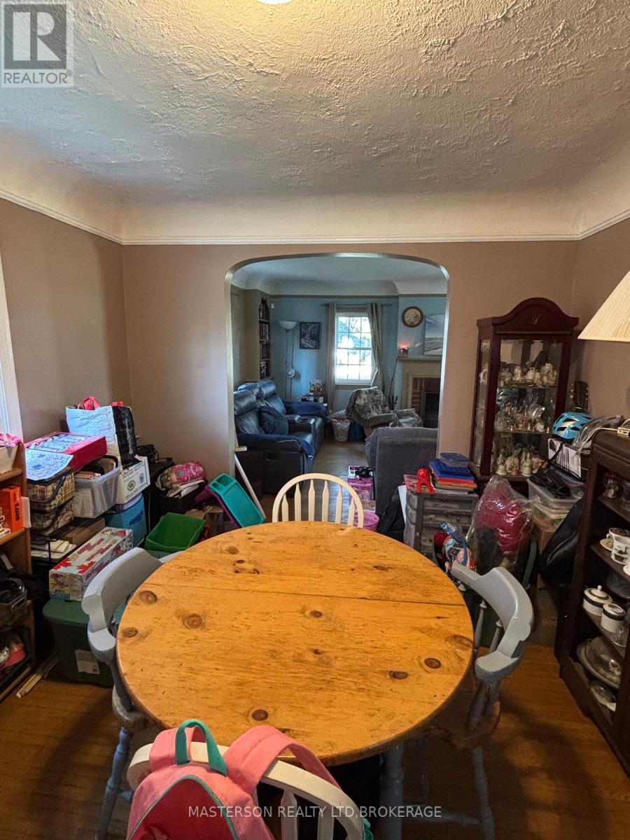 12 Chestnut Street E, St. Catharines, Ontario  L2T 1G5 - Photo 10 - X12404600