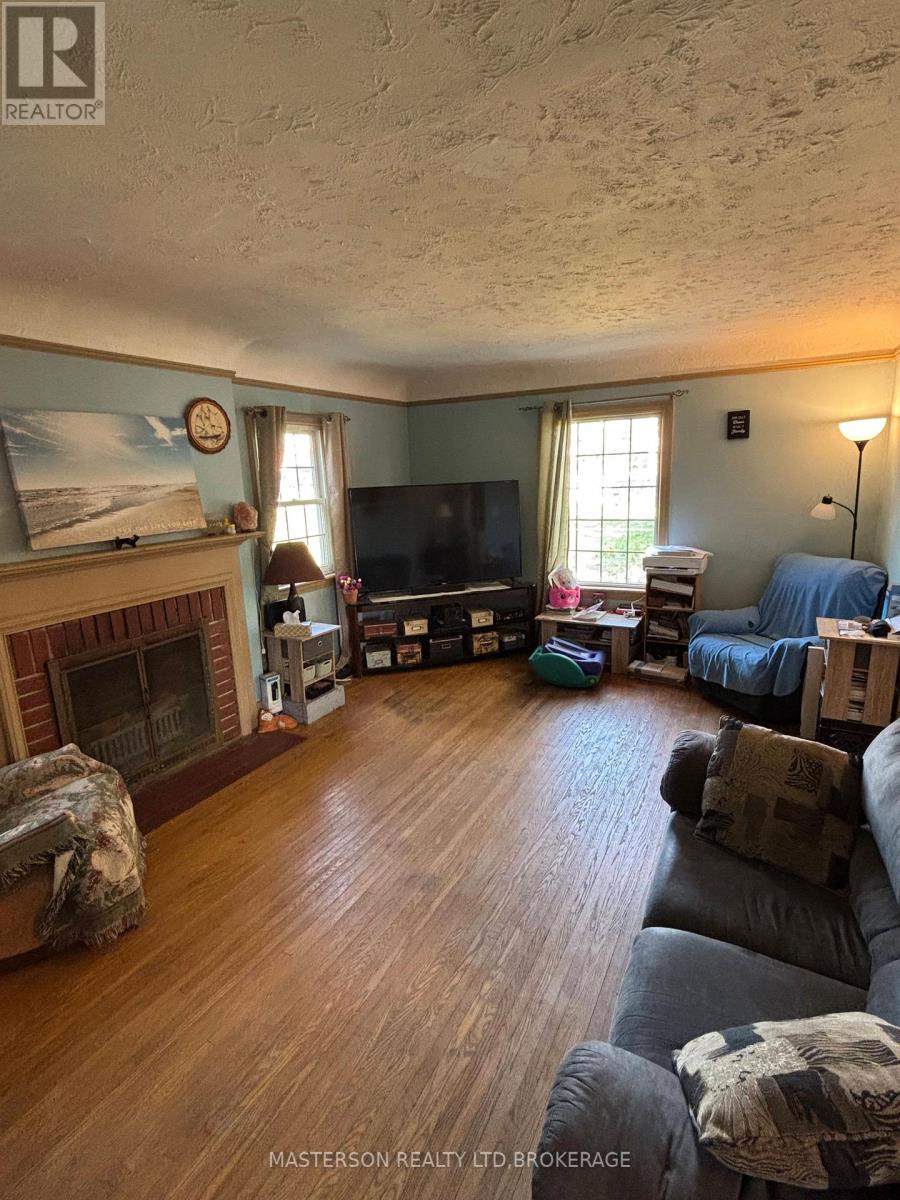 12 Chestnut Street E, St. Catharines, Ontario  L2T 1G5 - Photo 13 - X12404600