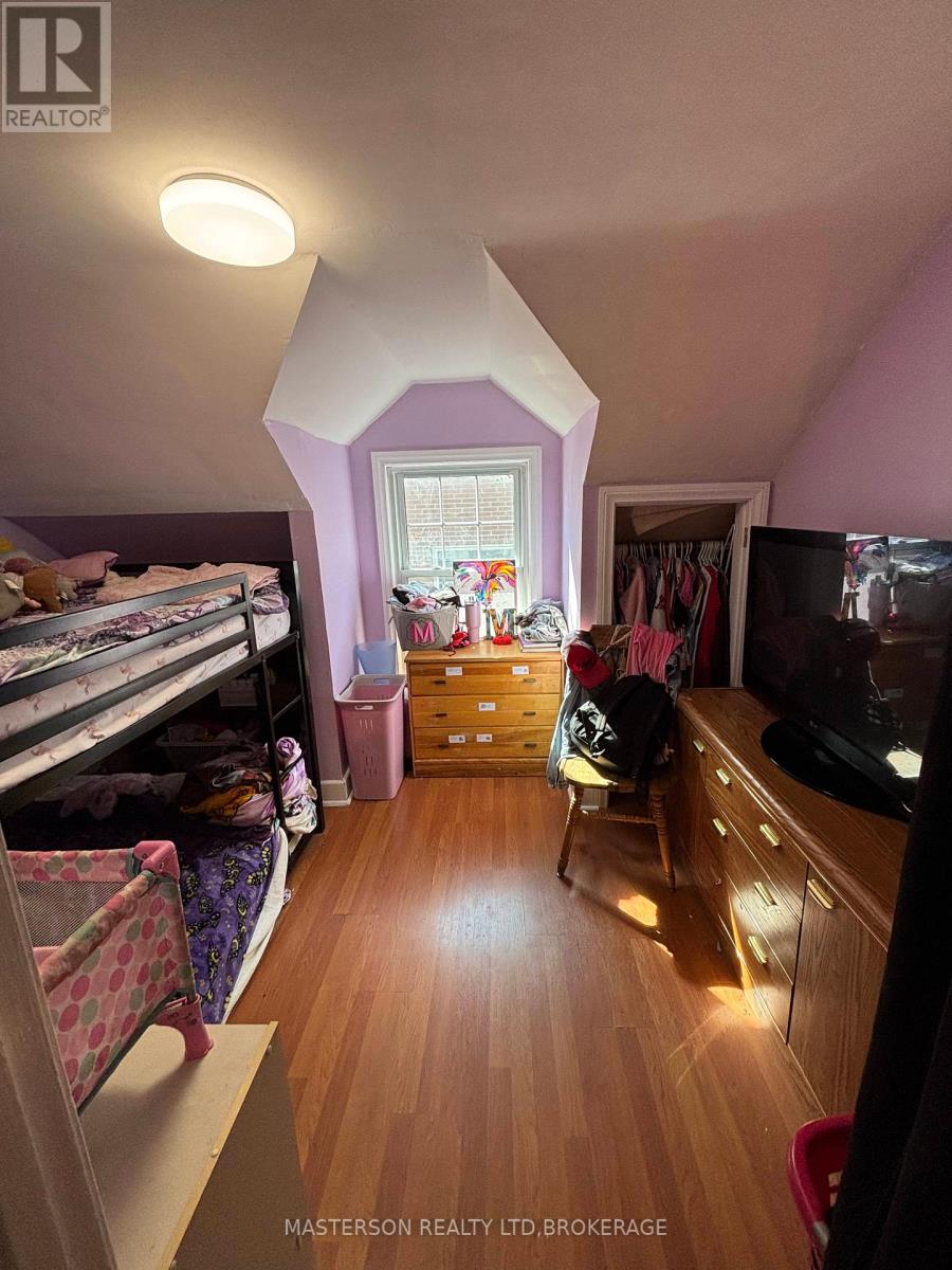 12 Chestnut Street E, St. Catharines, Ontario  L2T 1G5 - Photo 17 - X12404600