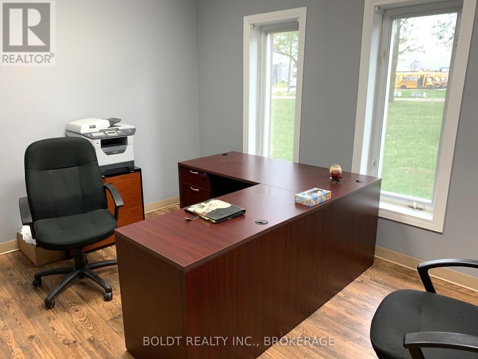 459 Prince Charles Drive S, Welland, Ontario  L3B 5X1 - Photo 6 - X12404695