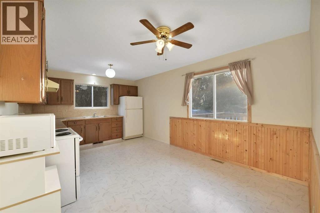3727 50 Avenue, Innisfail, Alberta  T4G 1J1 - Photo 27 - A2256373