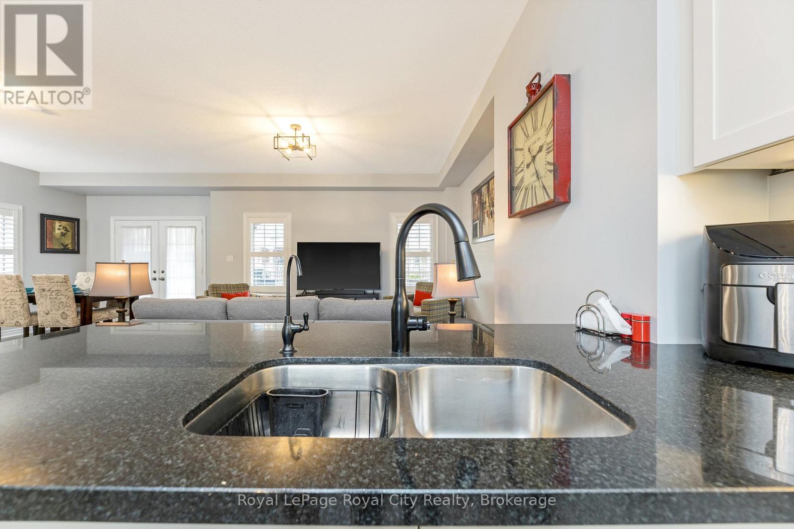 58 Boyces Creek Court, Caledon, Ontario  L7C 3S3 - Photo 12 - W12404711
