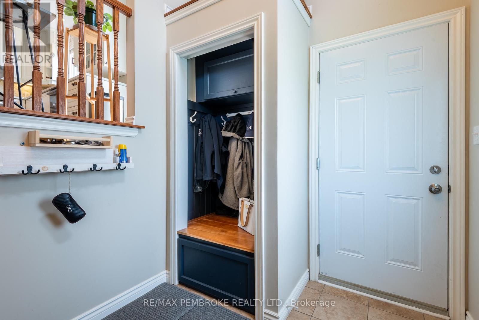 47 Mohns Avenue, Petawawa, Ontario  K8H 2H1 - Photo 10 - X12404660