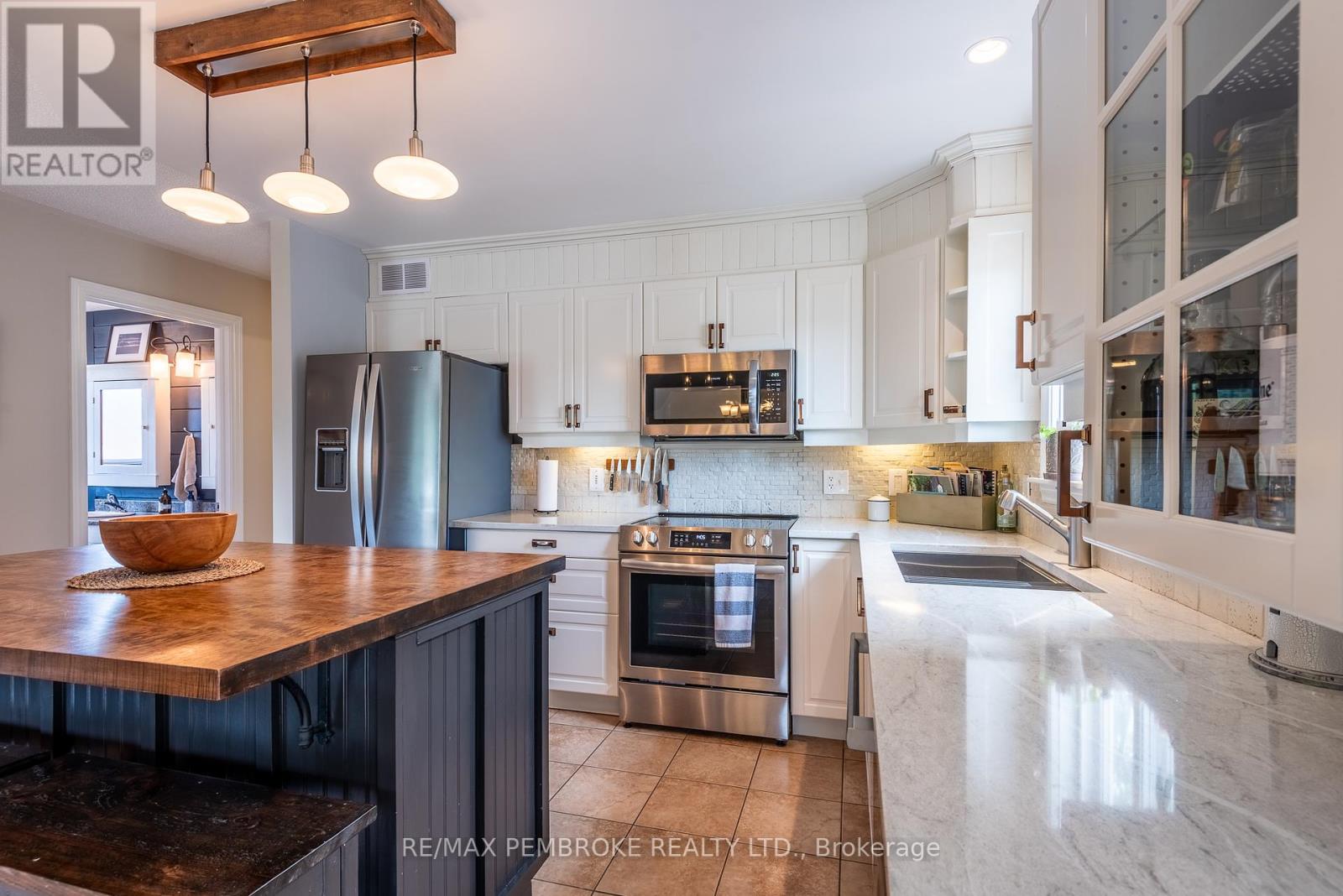 47 Mohns Avenue, Petawawa, Ontario  K8H 2H1 - Photo 19 - X12404660