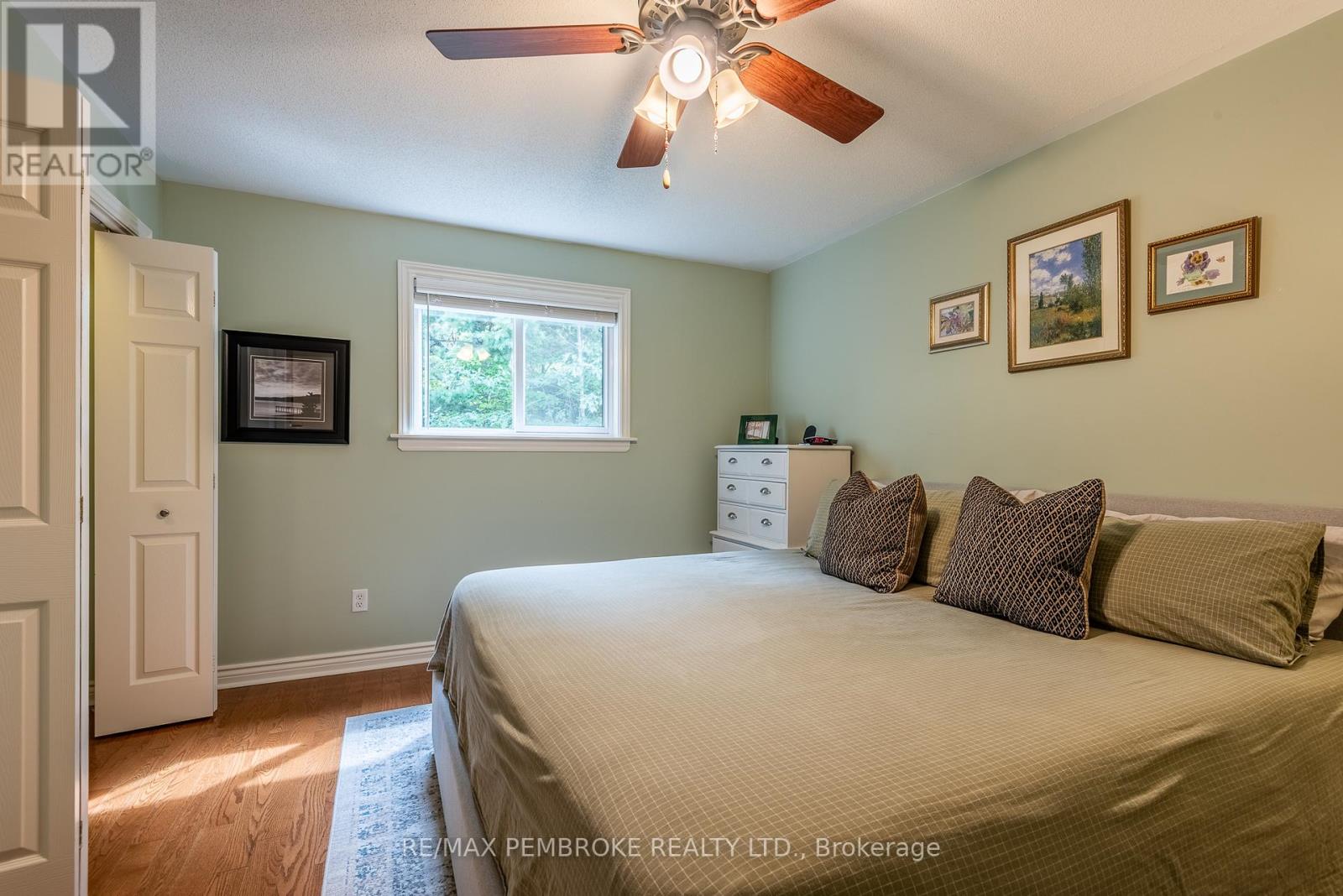 47 Mohns Avenue, Petawawa, Ontario  K8H 2H1 - Photo 27 - X12404660
