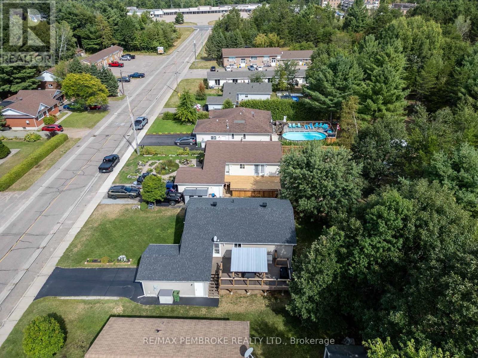 47 Mohns Avenue, Petawawa, Ontario  K8H 2H1 - Photo 50 - X12404660