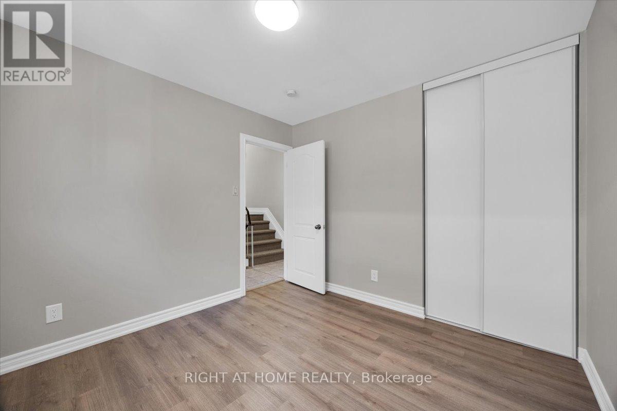 27 Villata Gardens, Toronto, Ontario  M3J 1J7 - Photo 10 - W12404541