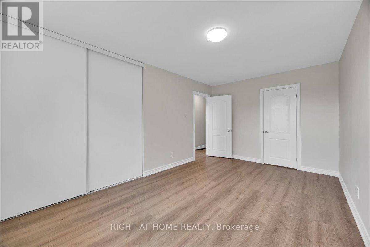 27 Villata Gardens, Toronto, Ontario  M3J 1J7 - Photo 13 - W12404541