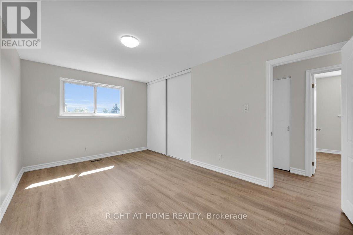 27 Villata Gardens, Toronto, Ontario  M3J 1J7 - Photo 14 - W12404541