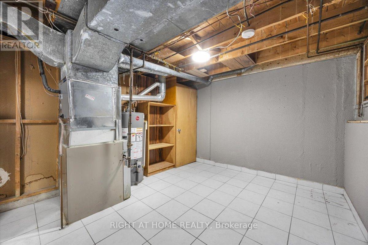 27 Villata Gardens, Toronto, Ontario  M3J 1J7 - Photo 20 - W12404541