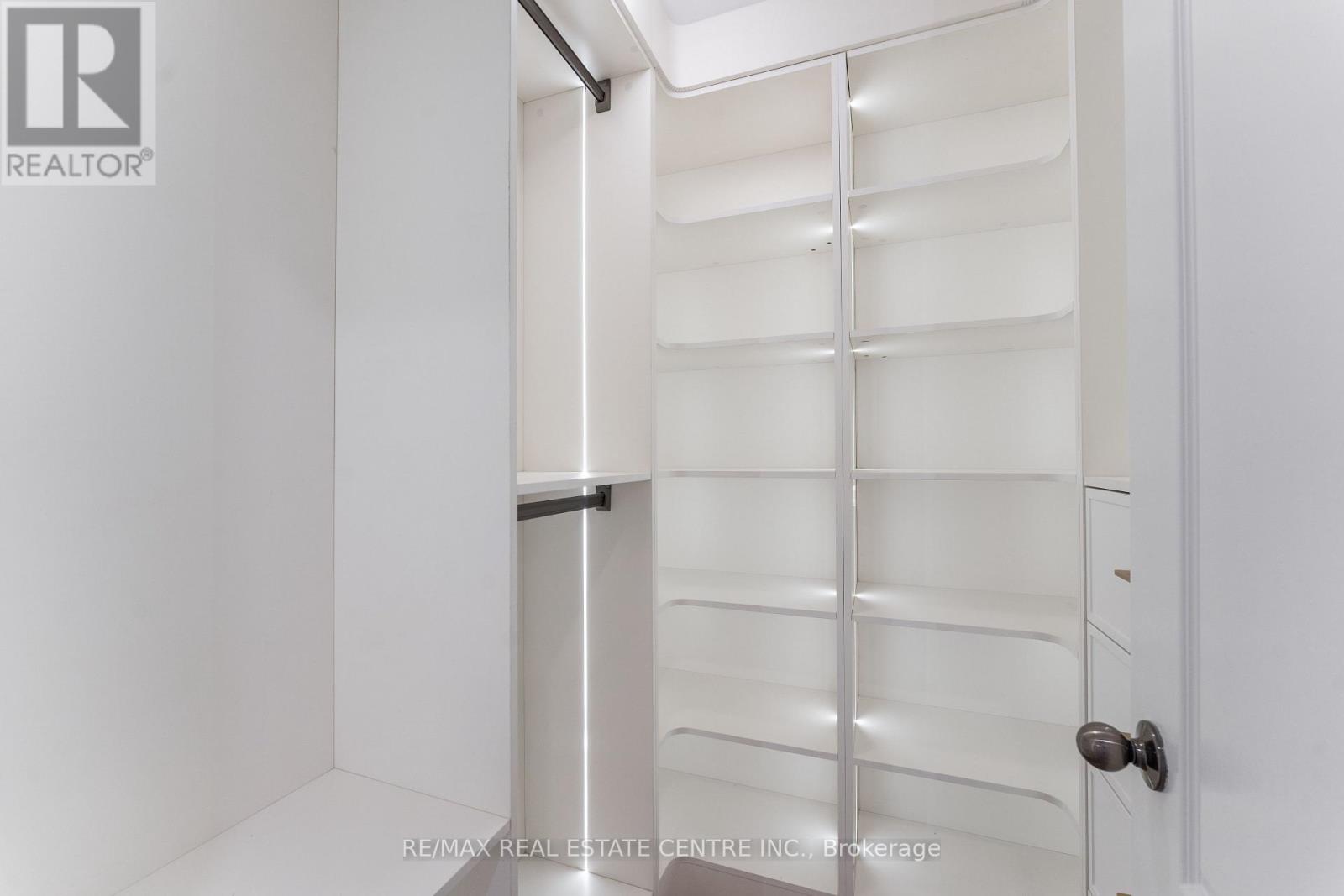 3352 Petrie Way, Oakville, Ontario  L6L 6V8 - Photo 22 - W12404542