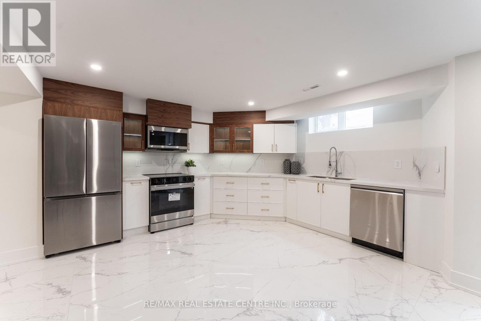 3352 Petrie Way, Oakville, Ontario  L6L 6V8 - Photo 34 - W12404542