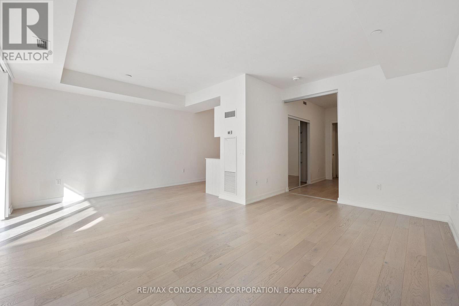 518 - 330 Richmond Street W, Toronto (Waterfront Communities), Ontario  M5V 1X2 - Photo 10 - C12404586