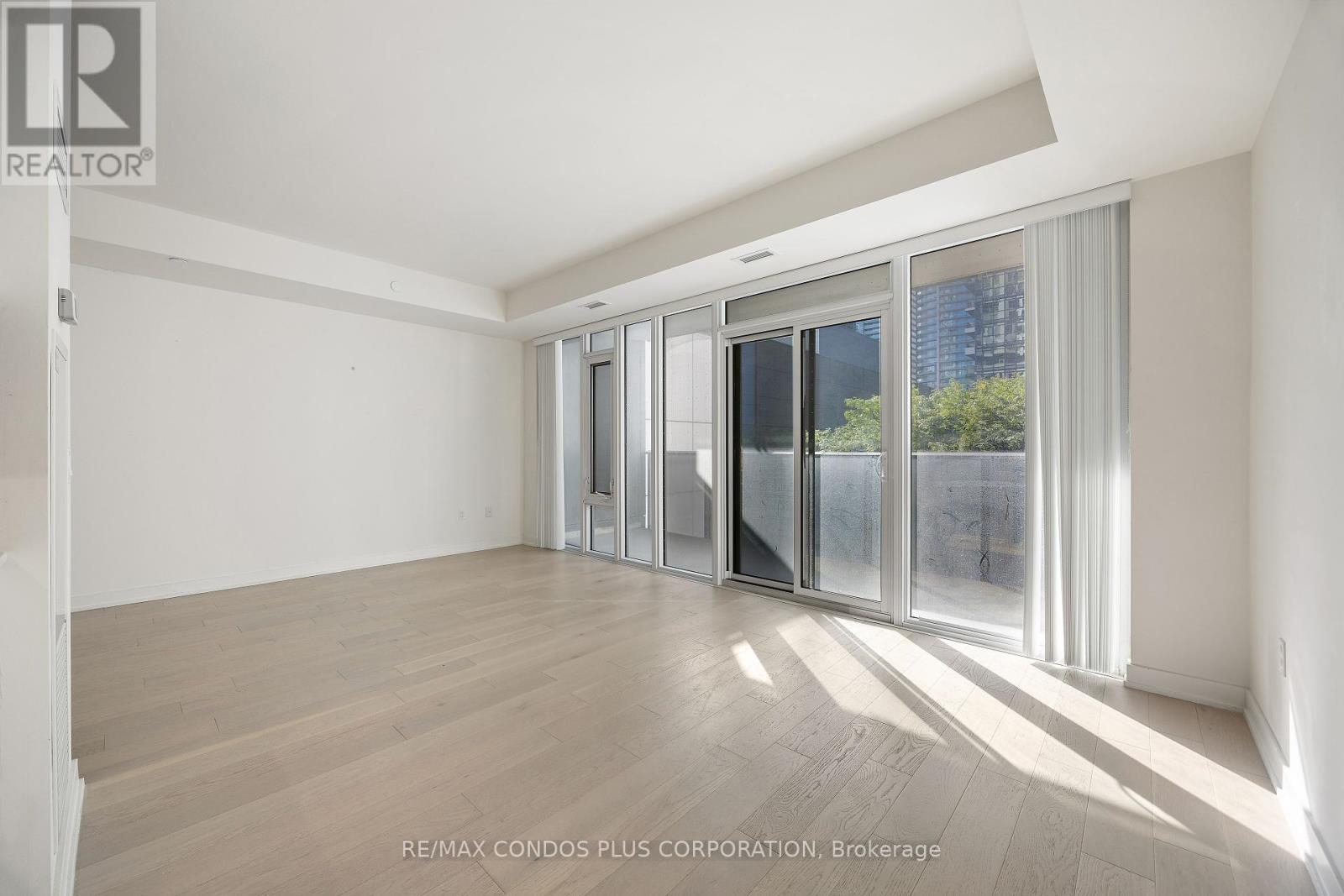 518 - 330 Richmond Street W, Toronto (Waterfront Communities), Ontario  M5V 1X2 - Photo 2 - C12404586