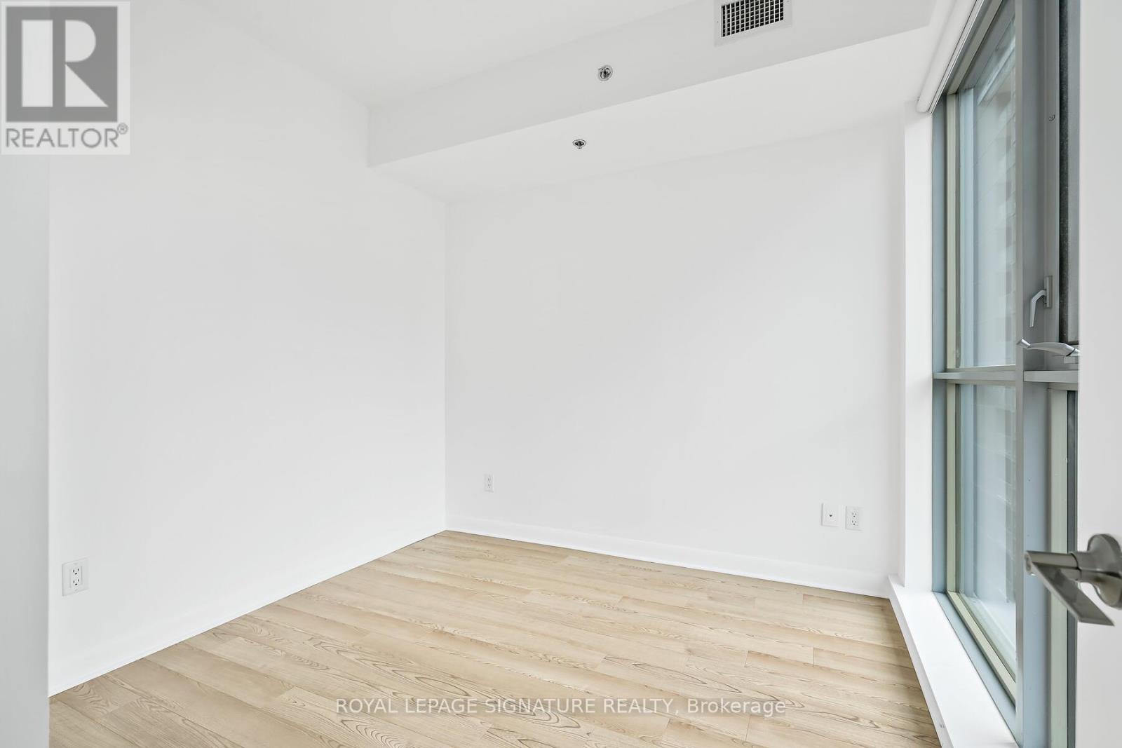 1802 - 375 King Street W, Toronto, Ontario  M5V 1K5 - Photo 17 - C12404612