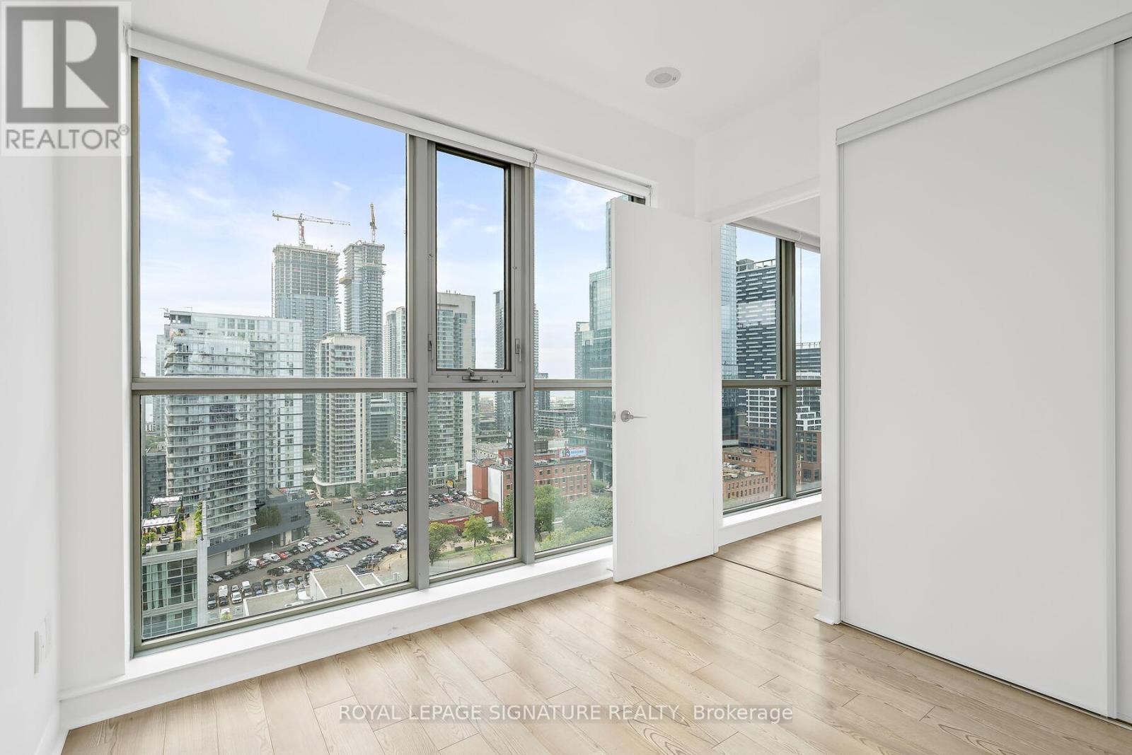1802 - 375 King Street W, Toronto, Ontario  M5V 1K5 - Photo 18 - C12404612