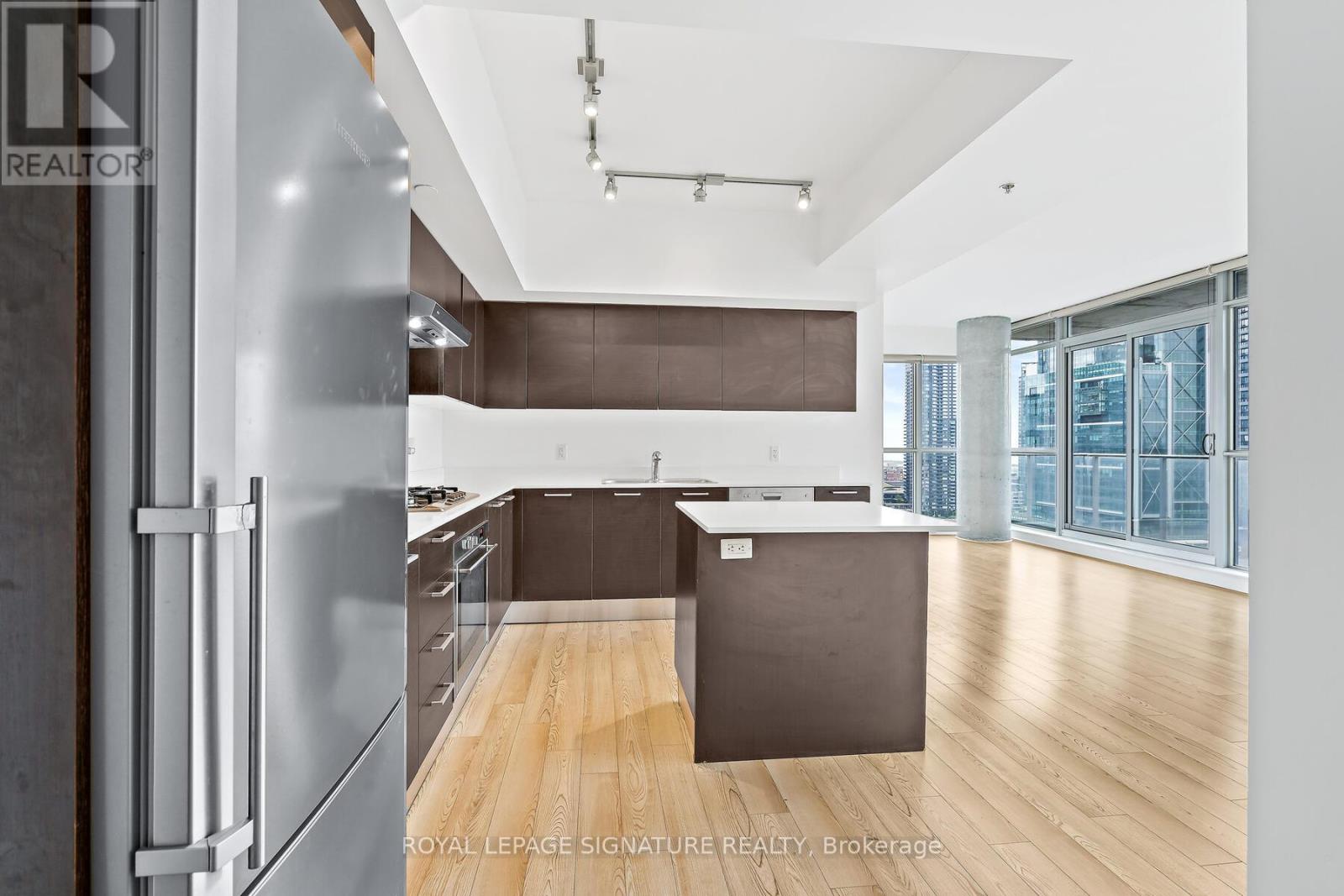 1802 - 375 King Street W, Toronto, Ontario  M5V 1K5 - Photo 6 - C12404612