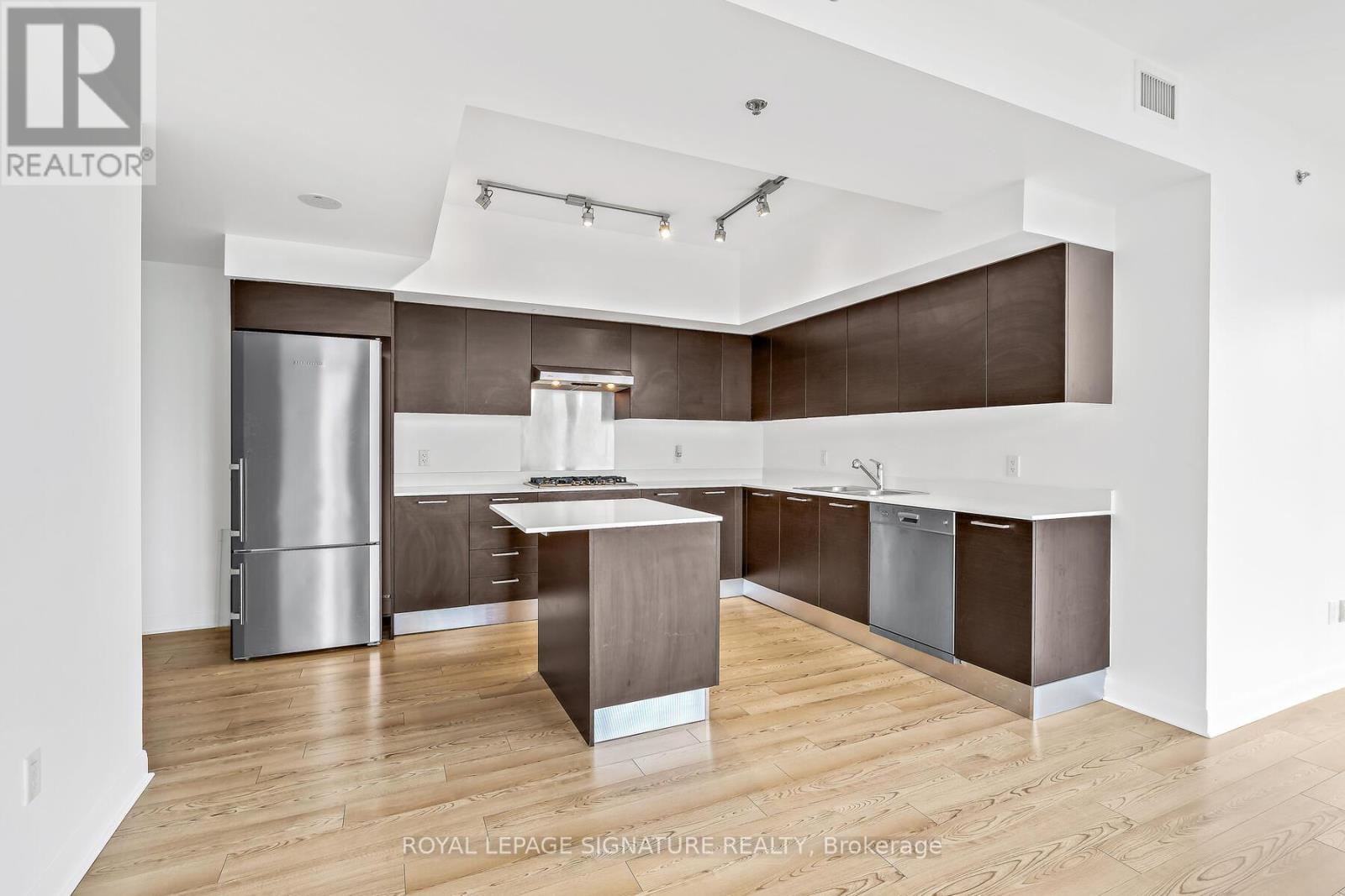 1802 - 375 King Street W, Toronto, Ontario  M5V 1K5 - Photo 8 - C12404612