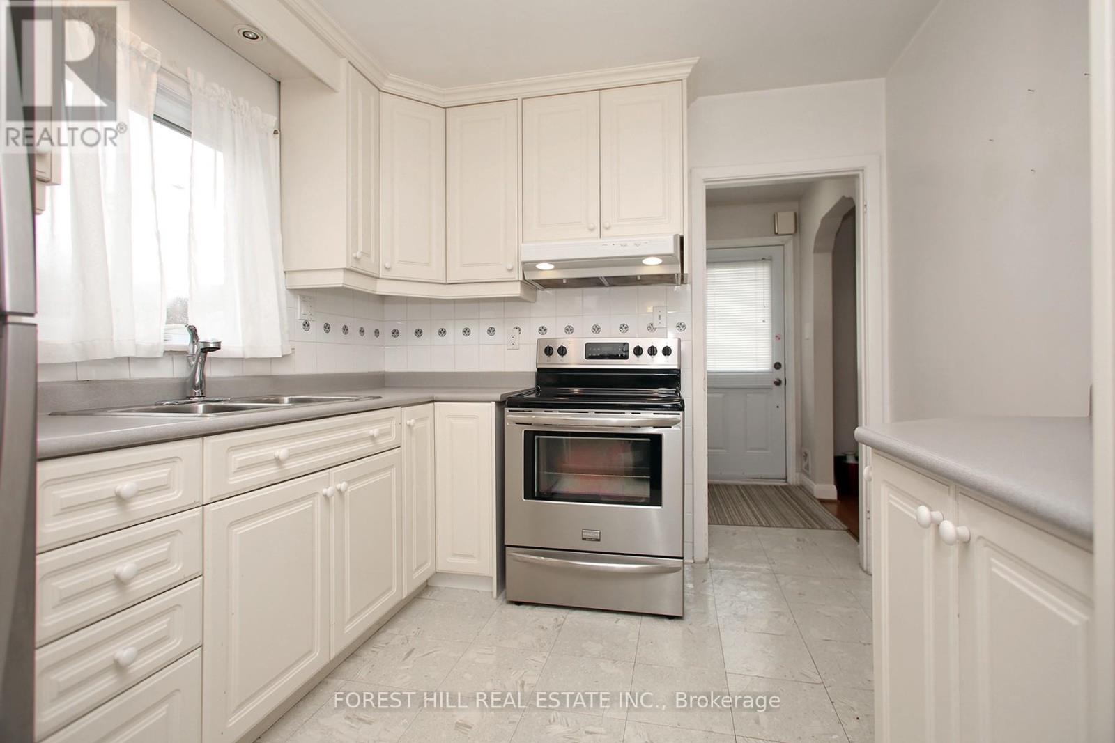26 Alexis Boulevard, Toronto, Ontario  M3H 2P4 - Photo 15 - C12404648