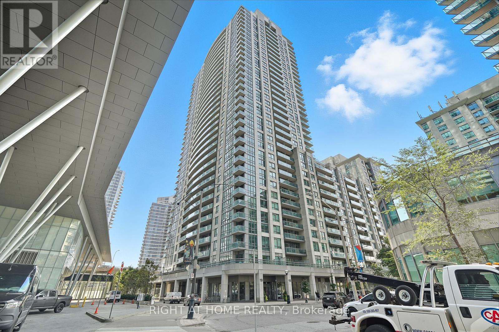 3702 - 19 GRAND TRUNK CRESCENT, Toronto, Ontario