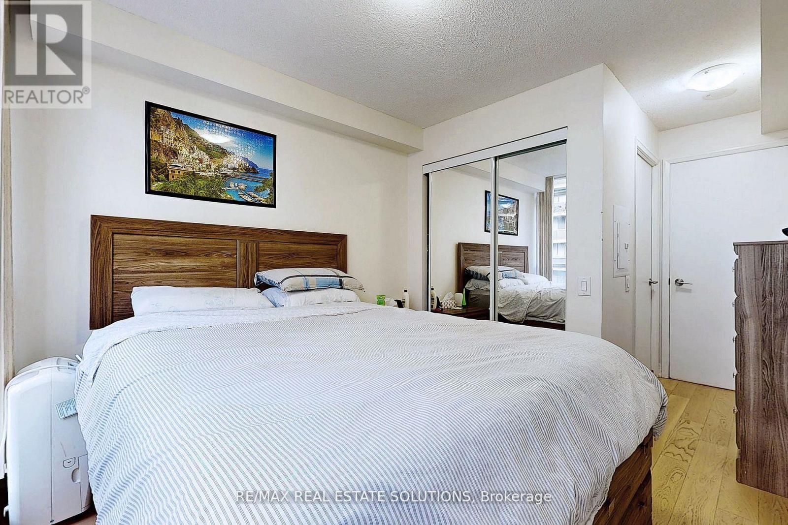 710 - 25 Carlton Street, Toronto, Ontario  M5B 1L4 - Photo 11 - C12404724