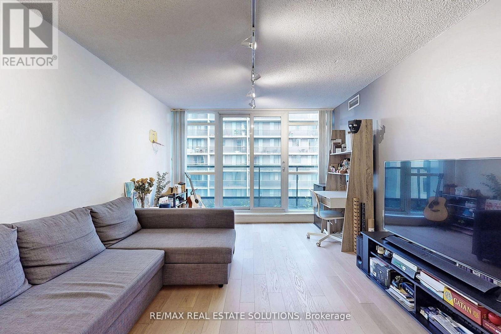 710 - 25 Carlton Street, Toronto, Ontario  M5B 1L4 - Photo 3 - C12404724
