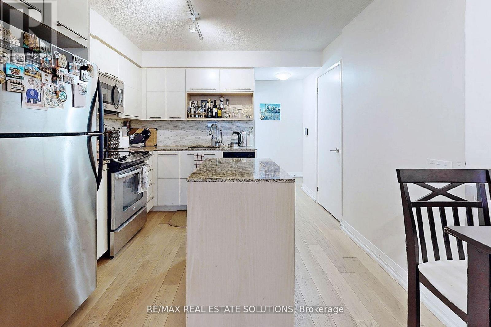 710 - 25 Carlton Street, Toronto, Ontario  M5B 1L4 - Photo 6 - C12404724