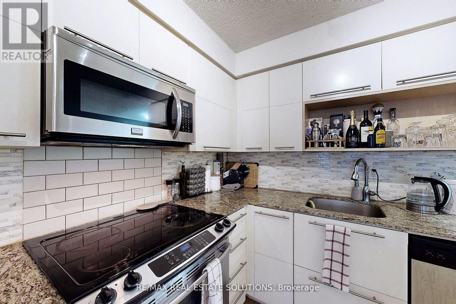 710 - 25 Carlton Street, Toronto, Ontario  M5B 1L4 - Photo 7 - C12404724