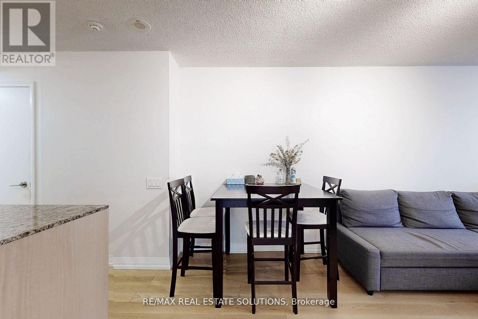 710 - 25 Carlton Street, Toronto, Ontario  M5B 1L4 - Photo 9 - C12404724