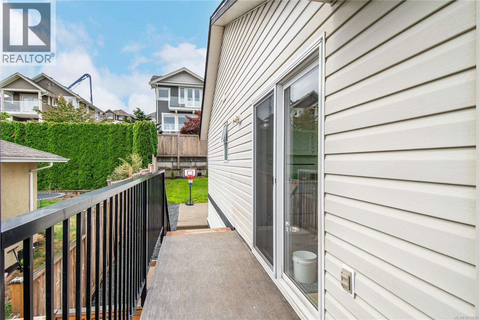 745 Bowen Rd, Campbell River, British Columbia  V9H 1S2 - Photo 33 - 1013835