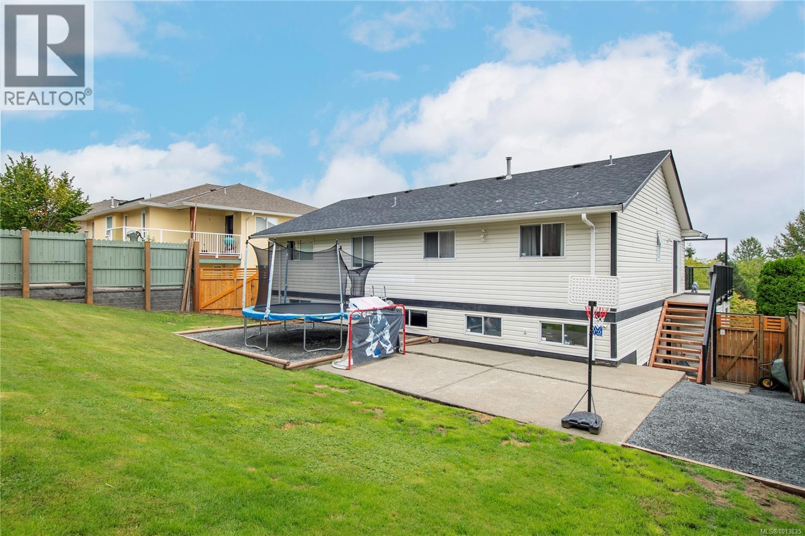 745 Bowen Rd, Campbell River, British Columbia  V9H 1S2 - Photo 45 - 1013835