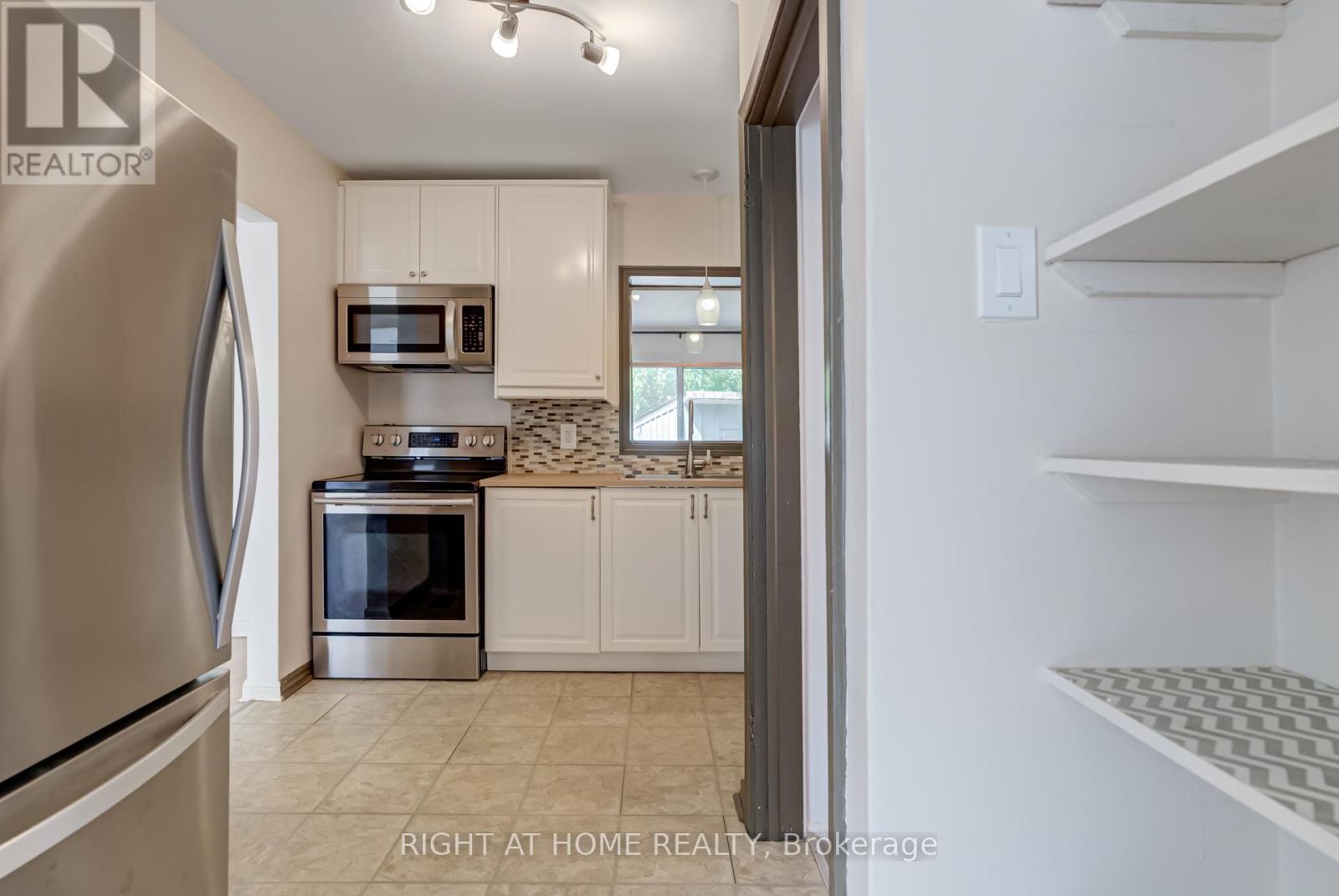 58 Anaconda Avenue, Toronto, Ontario  M1L 4M2 - Photo 12 - E12404576