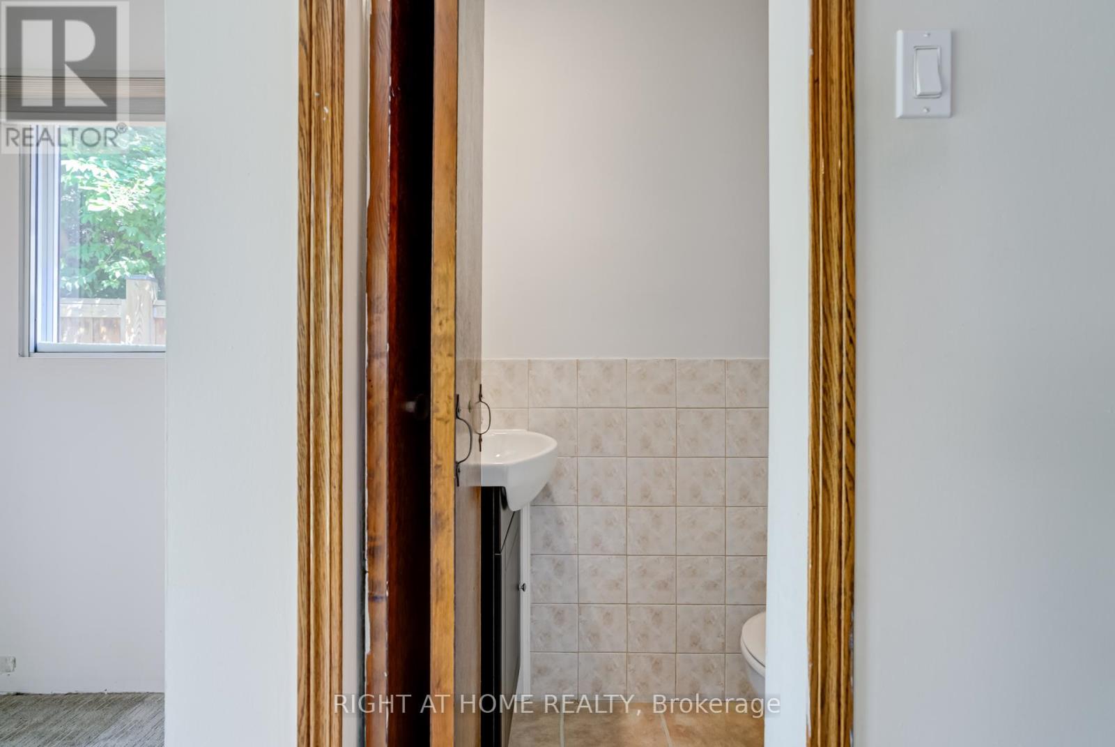 58 Anaconda Avenue, Toronto, Ontario  M1L 4M2 - Photo 9 - E12404576