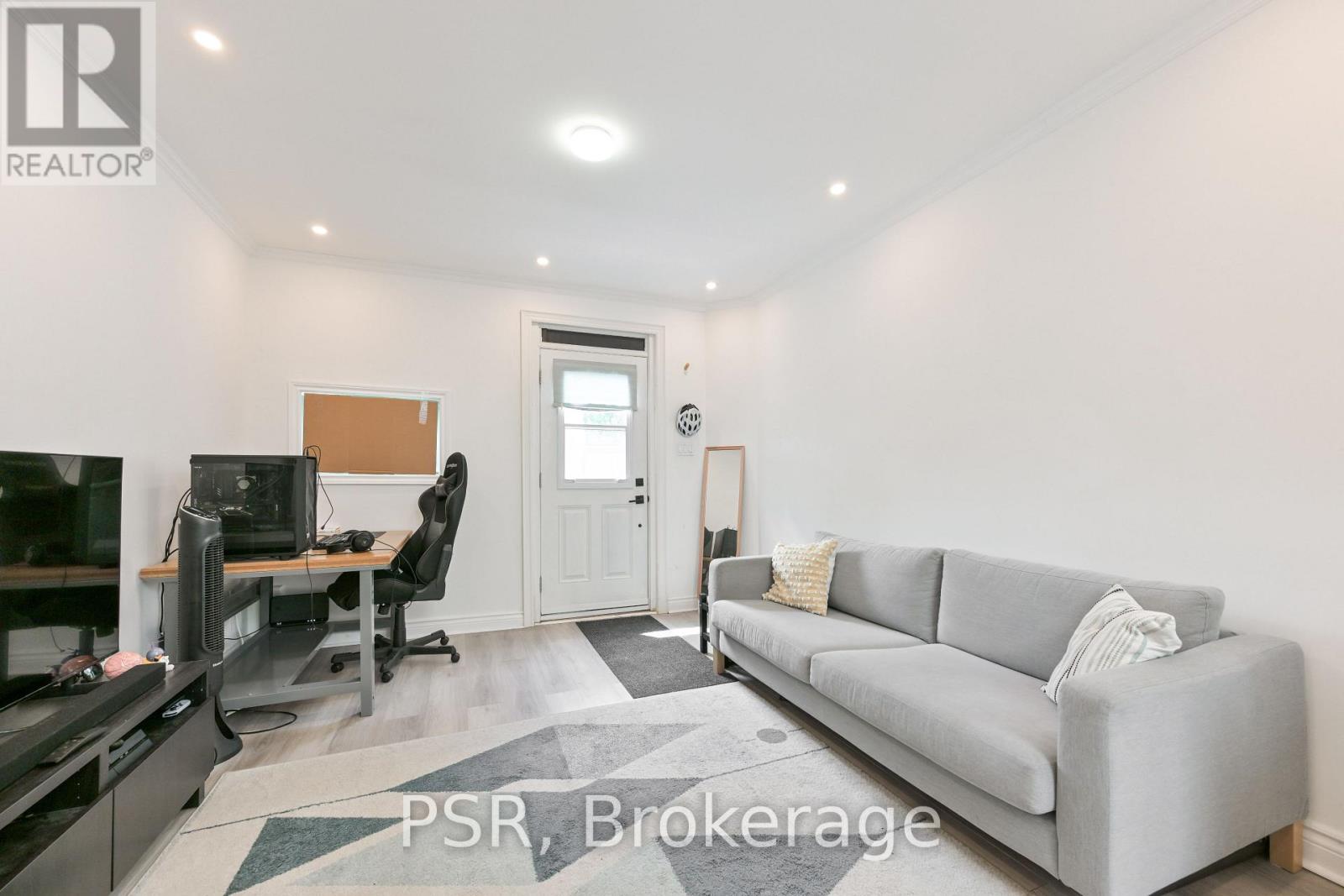 640 Pape Avenue, Toronto, Ontario  M4K 3S3 - Photo 19 - E12404645