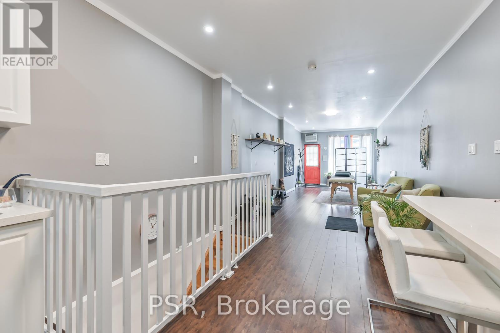 640 Pape Avenue, Toronto, Ontario  M4K 3S3 - Photo 8 - E12404645