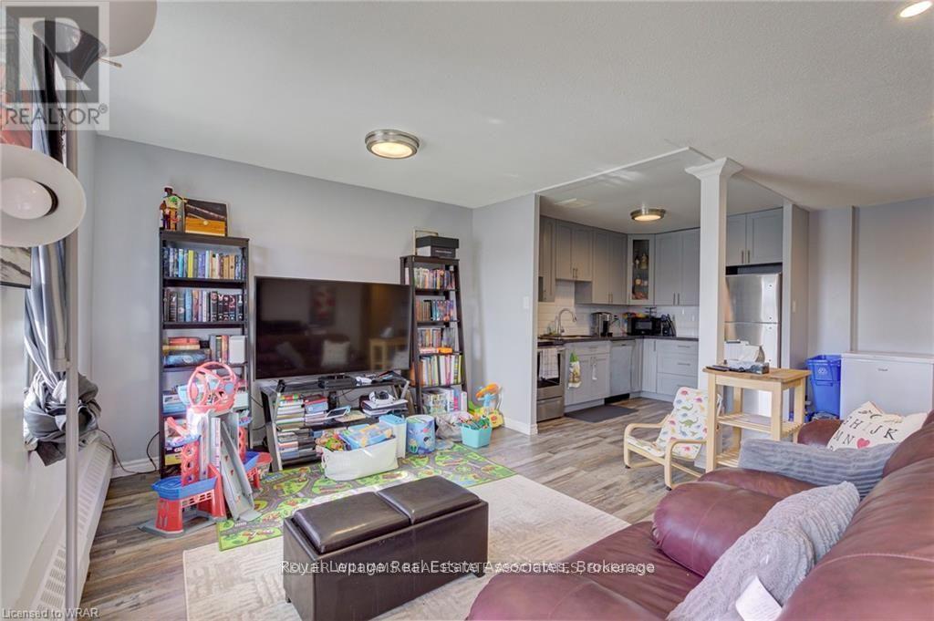 309 - 1100 Courtland Avenue, Kitchener, Ontario  N2C 2H9 - Photo 6 - X12404533