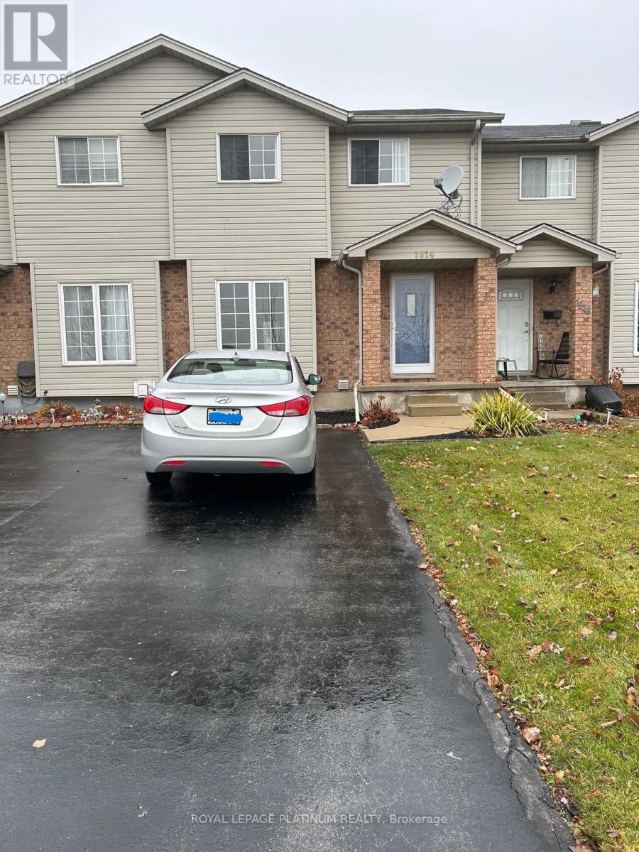 1914 Marconi Boulevard, London East, Ontario  N5V 4T5 - Photo 1 - X12404556
