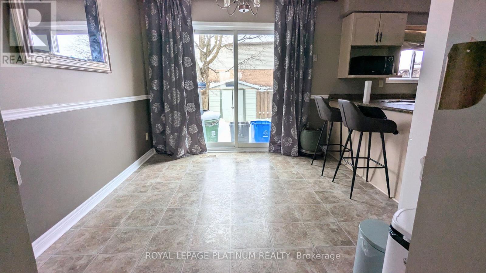 1914 Marconi Boulevard, London East, Ontario  N5V 4T5 - Photo 6 - X12404556