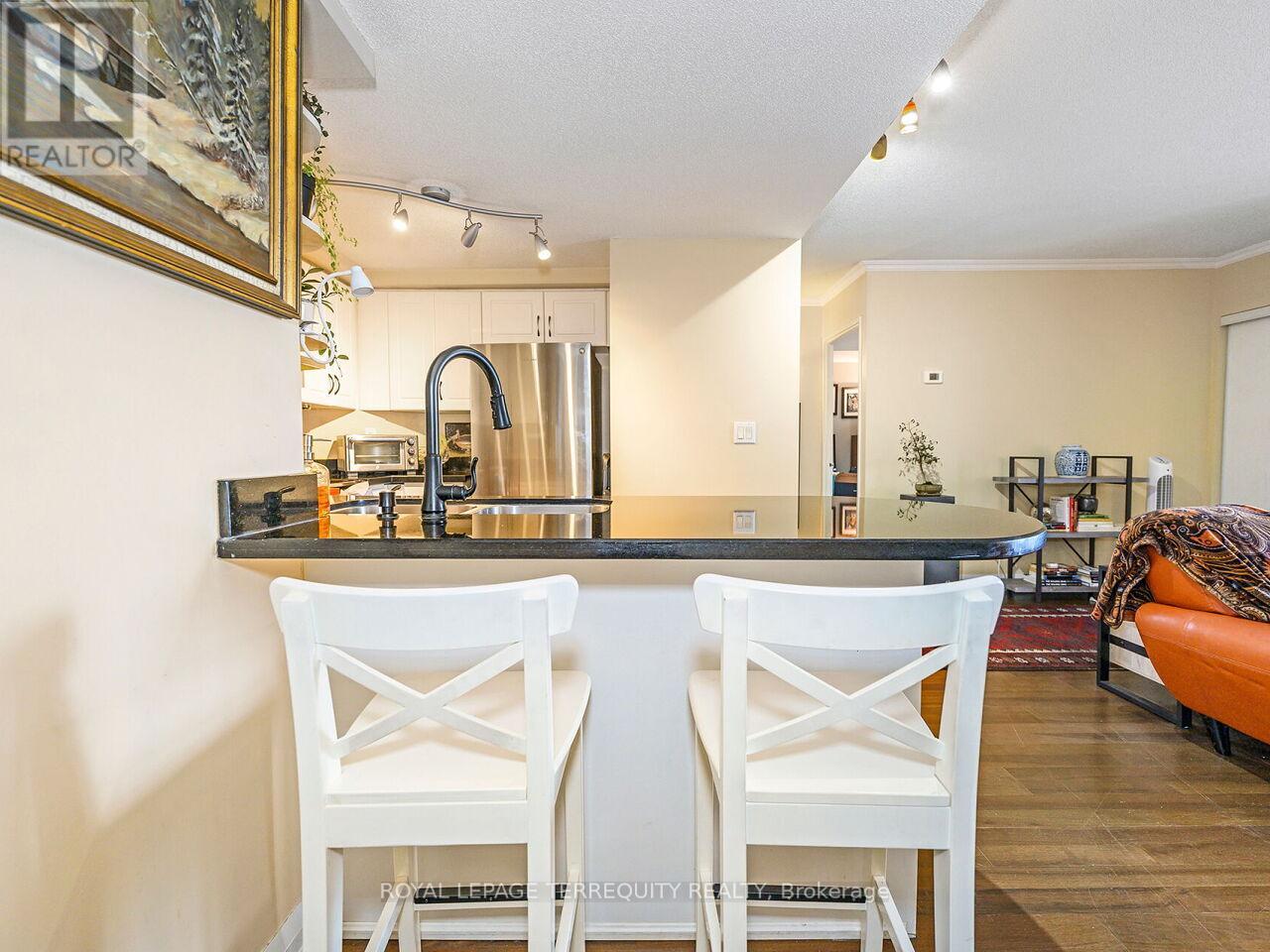 503 - 35 Hunt Avenue, Richmond Hill (Mill Pond), Ontario  L4C 4H1 - Photo 7 - N12404583