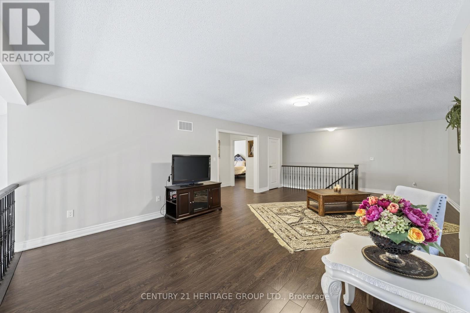 90 Gibson Circle, Bradford West Gwillimbury, Ontario  L3Z 0W9 - Photo 29 - N12404662
