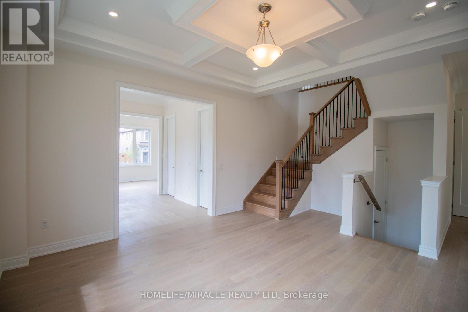 126 Petal Avenue, East Gwillimbury (Queensville), Ontario  L9N 0Y4 - Photo 11 - N12404687