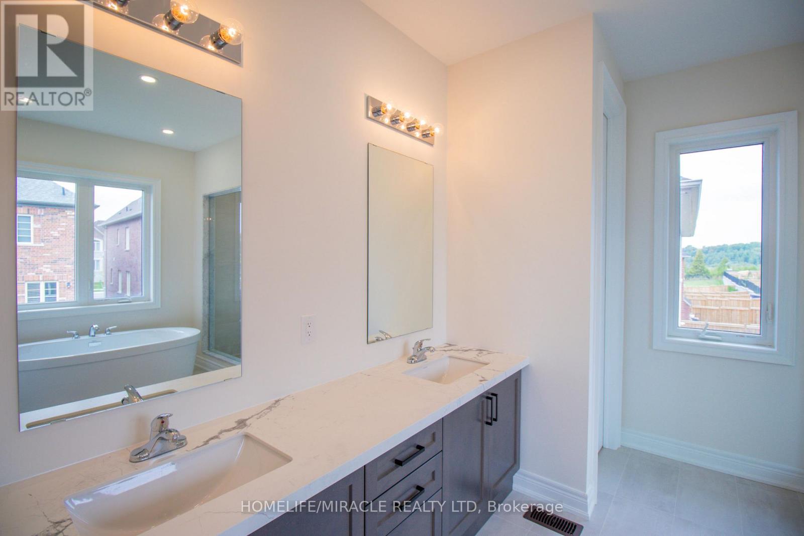 126 Petal Avenue, East Gwillimbury (Queensville), Ontario  L9N 0Y4 - Photo 31 - N12404687