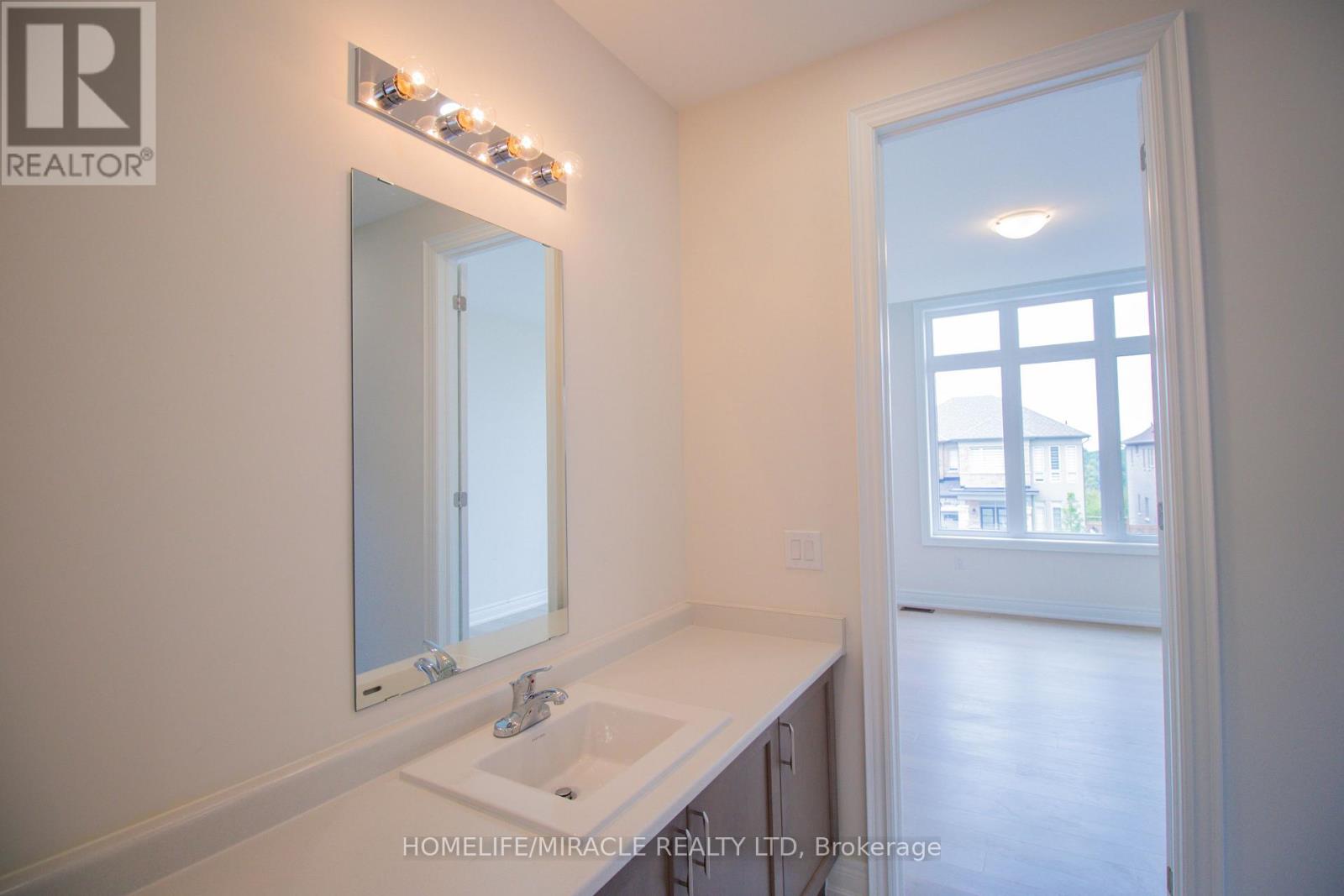 126 Petal Avenue, East Gwillimbury (Queensville), Ontario  L9N 0Y4 - Photo 38 - N12404687
