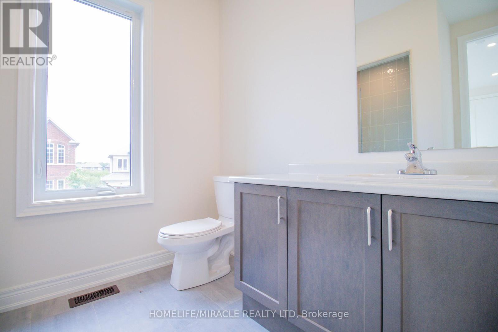 126 Petal Avenue, East Gwillimbury (Queensville), Ontario  L9N 0Y4 - Photo 43 - N12404687