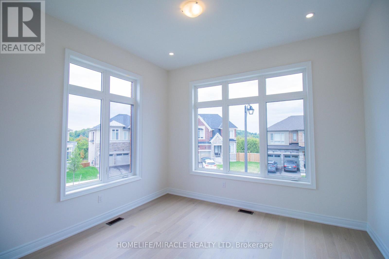 126 Petal Avenue, East Gwillimbury (Queensville), Ontario  L9N 0Y4 - Photo 45 - N12404687