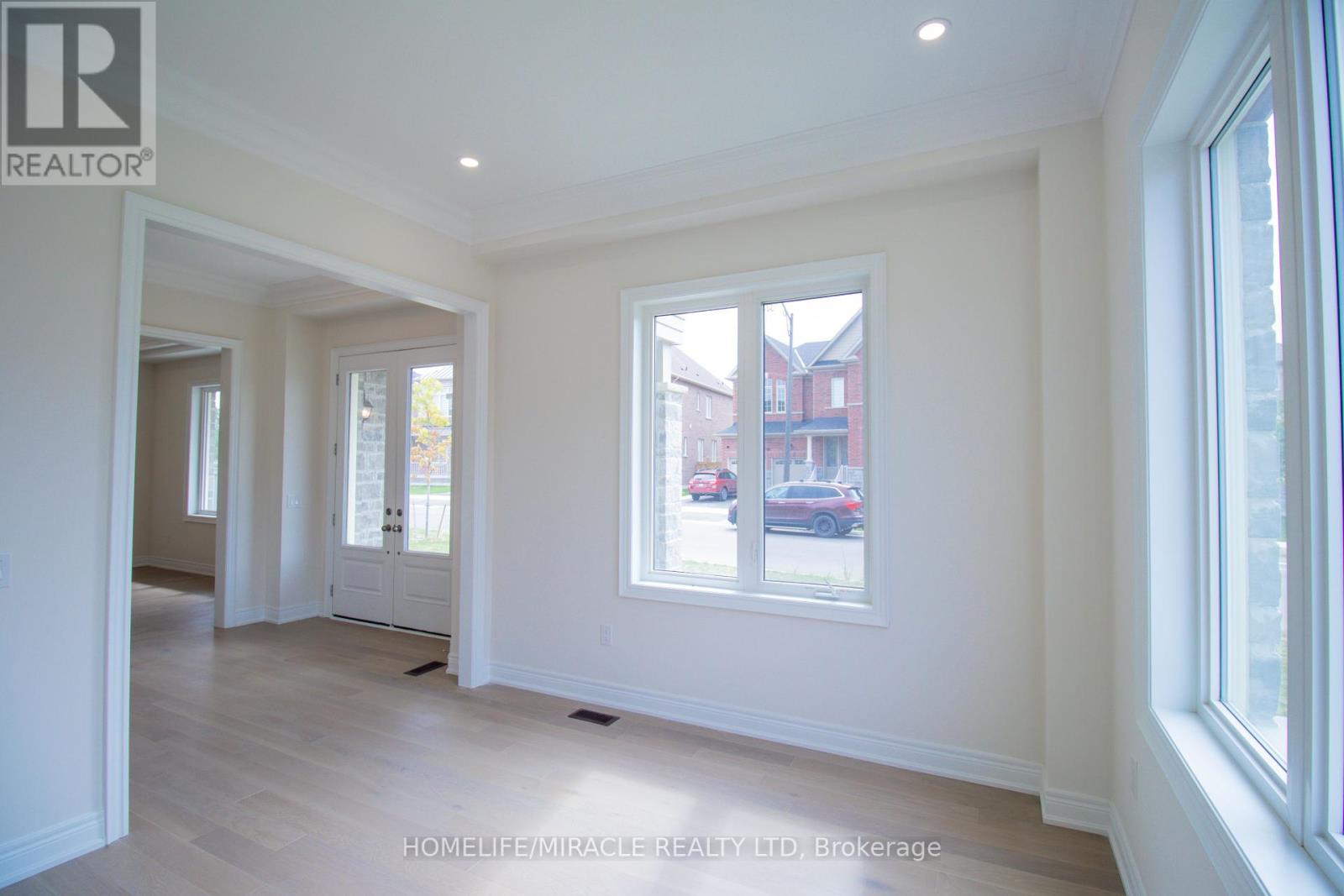 126 Petal Avenue, East Gwillimbury (Queensville), Ontario  L9N 0Y4 - Photo 6 - N12404687